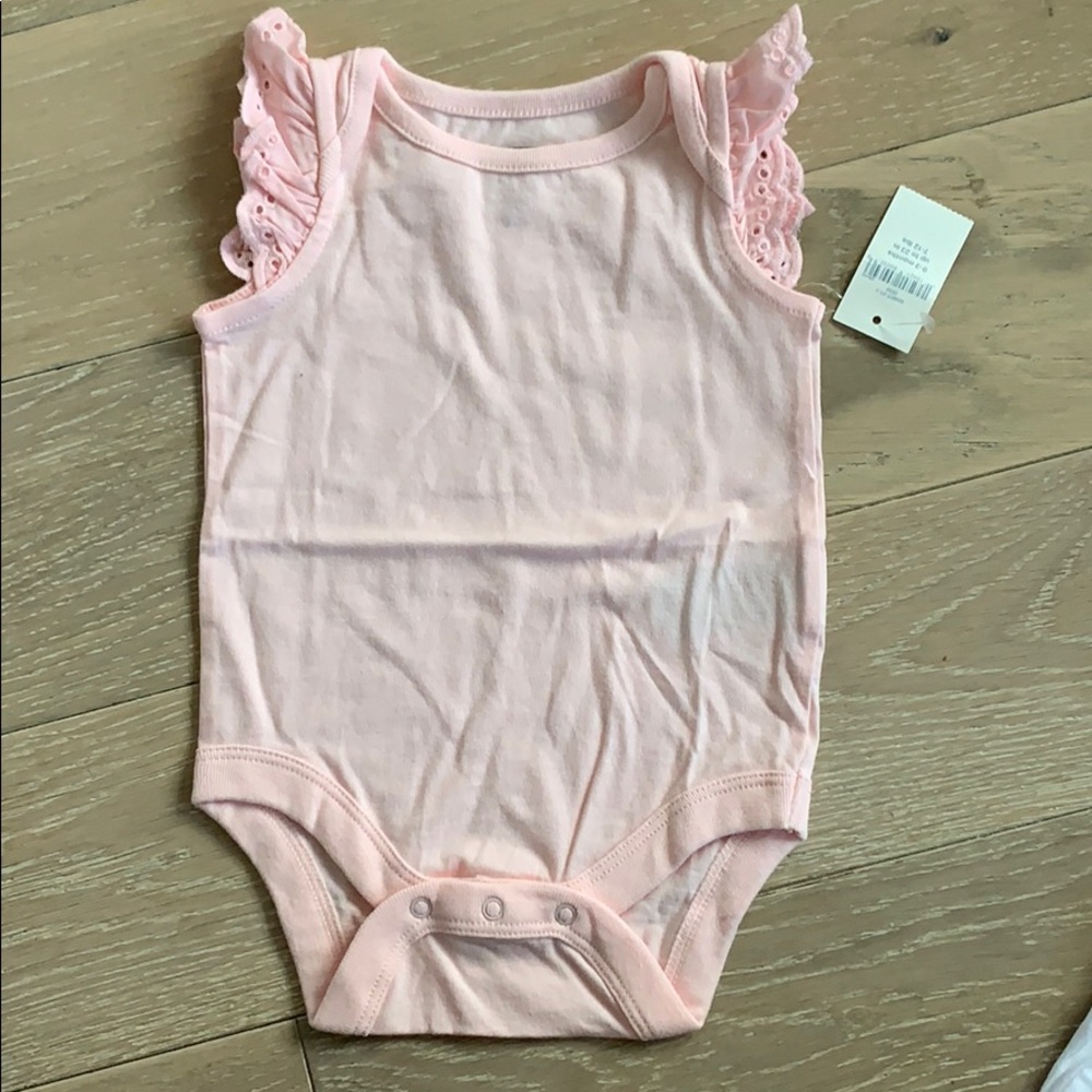 Ruffle bodysuits s 0-3pink and 3-6white romper0-3 - Picture 2 of 5